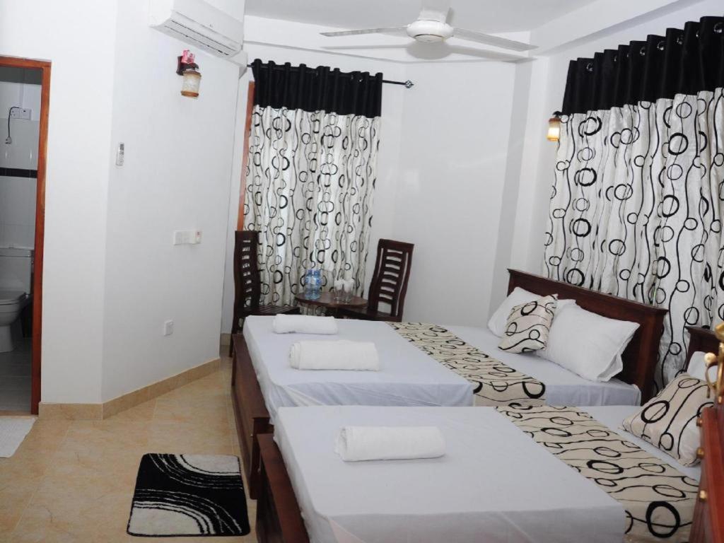 Sihilro Regency Hotel Udawalawe Luaran gambar
